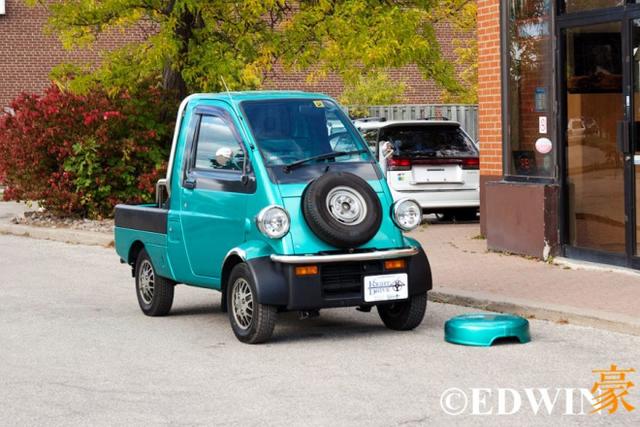 载重仅300斤,但配置豪华还中置后驱,单排单座的货车您见过吗? - 第1张 - 提加商用车网 载重仅300斤,但配置豪华还中置后驱,单排单座的货车您见过吗? - 第1张