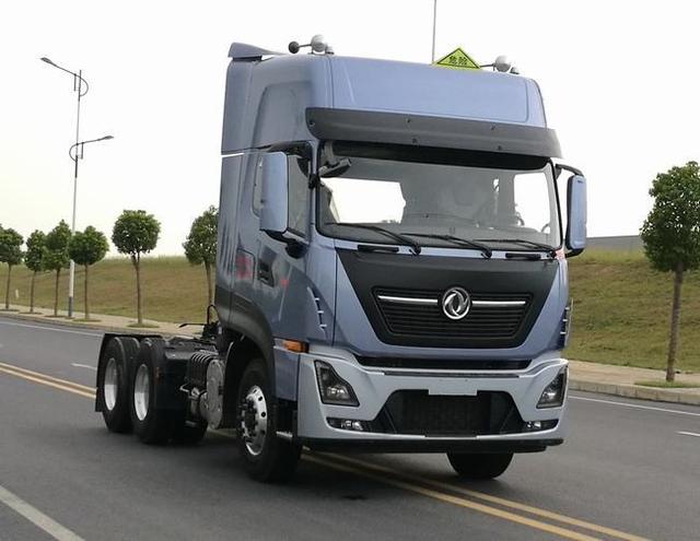 内饰谍照曝光,下一代天龙重卡配千升油箱,或用沃尔沃技术发动机 - 第2张 - 提加商用车网 内饰谍照曝光,下一代天龙重卡配千升油箱,或用沃尔沃技术发动机 - 第2张