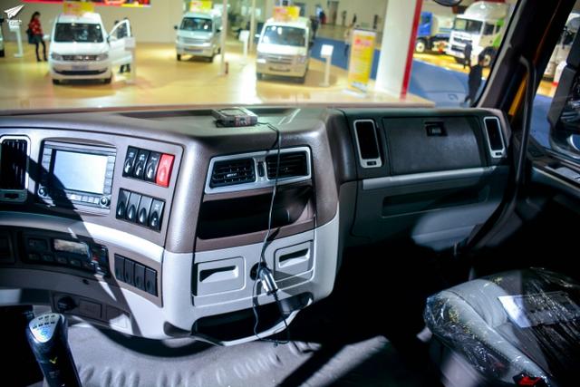 柳汽也有高配置车型 乘龙H7高端重卡评测 - 第17张 - 提加商用车网 柳汽也有高配置车型 乘龙H7高端重卡评测 - 第17张