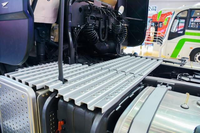 也有低配版 东风天龙旗舰重卡并非“高不可攀” - 第13张 - 提加商用车网 也有低配版 东风天龙旗舰重卡并非“高不可攀” - 第13张