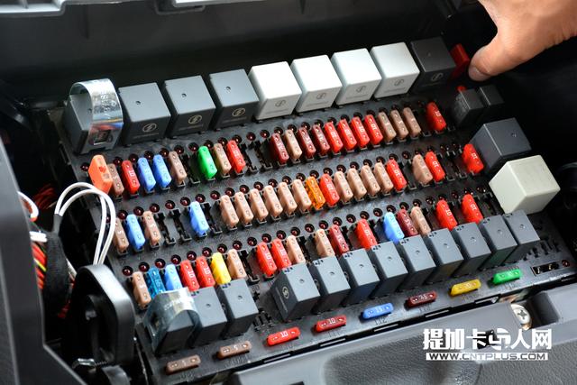 为新生代司机打造?德龙X3000黄金版大马力牵引车图解 - 第15张 - 提加商用车网 为新生代司机打造?德龙X3000黄金版大马力牵引车图解 - 第15张