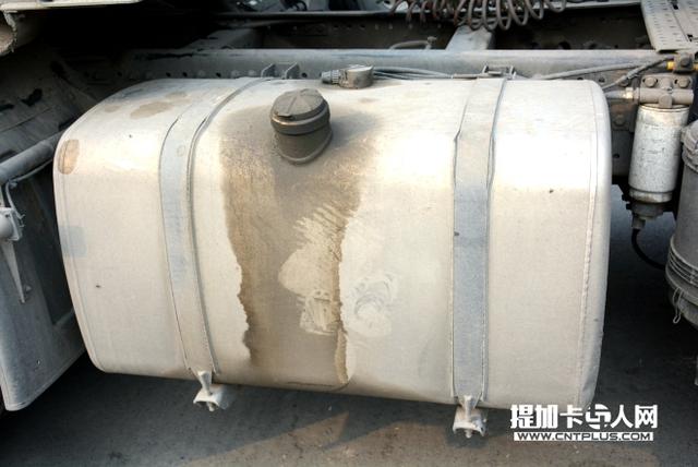 市场上少见 运营4年的375马力解放J6牵引车实拍 - 第8张 - 提加商用车网 市场上少见 运营4年的375马力解放J6牵引车实拍 - 第8张