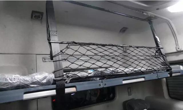 针对快递市场 华菱发布新款9.6米4×2厢式载货车