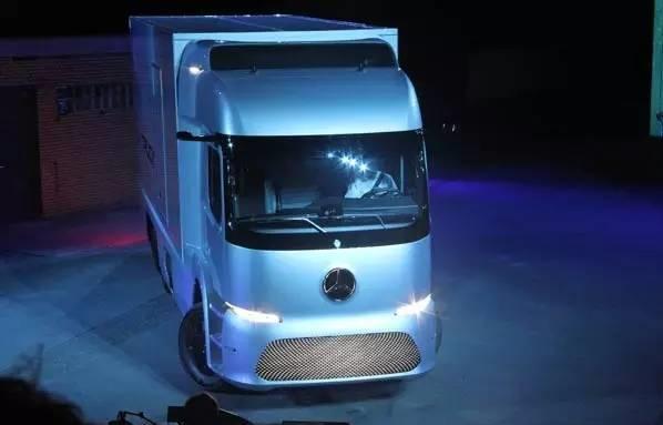 颠覆卡车、客车的外观 戴姆勒商用车发布三款未来产品