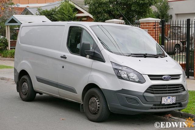 还是国内特供版?福特换代新全顺实拍 - 第2张 - 提加商用车网 还是国内特供版?福特换代新全顺实拍 - 第2张