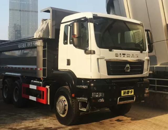 曼技术新款发动机+原版驾驶室？重汽汕德卡新款自卸车曝光