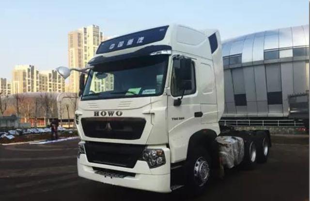 自动档牵引车+中置轴挂车 重汽多款2017新车型曝光 - 第1张