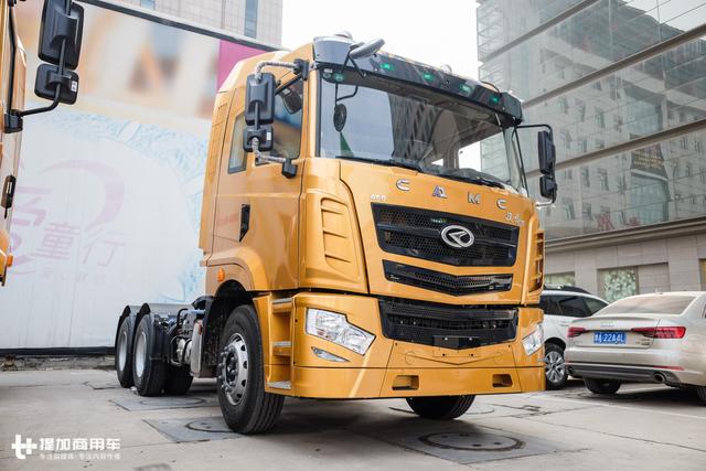 中卡首亮相,重卡全使用汉马自主动力链,华菱2018主推车型抢先看 - 第3张 - 提加商用车网 中卡首亮相,重卡全使用汉马自主动力链,华菱2018主推车型抢先看 - 第3张