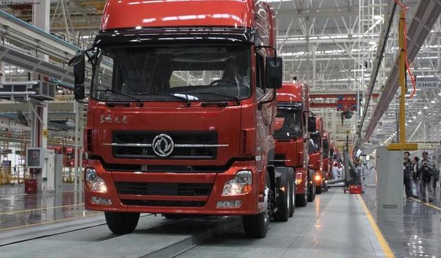 驾驶室撞成这样了!驾驶员毫发无损,这就是东风天龙的安全保障? - 第6张 - 提加商用车网 驾驶室撞成这样了!驾驶员毫发无损,这就是东风天龙的安全保障? - 第6张