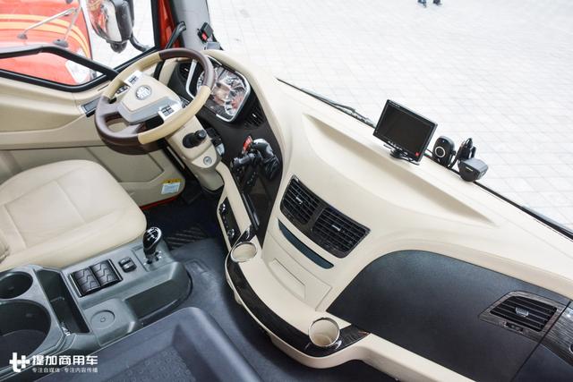 配置超越进口卡车,有AMT变速箱+卫星电视,这样的解放J6喜欢吗? - 第10张 - 提加商用车网 配置超越进口卡车,有AMT变速箱+卫星电视,这样的解放J6喜欢吗? - 第10张