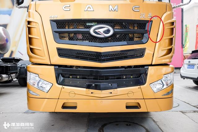 驾驶室加长加宽,内饰更高级,2018升级版华菱汉马H7牵引车详解 - 第2张 - 提加商用车网 驾驶室加长加宽,内饰更高级,2018升级版华菱汉马H7牵引车详解 - 第2张