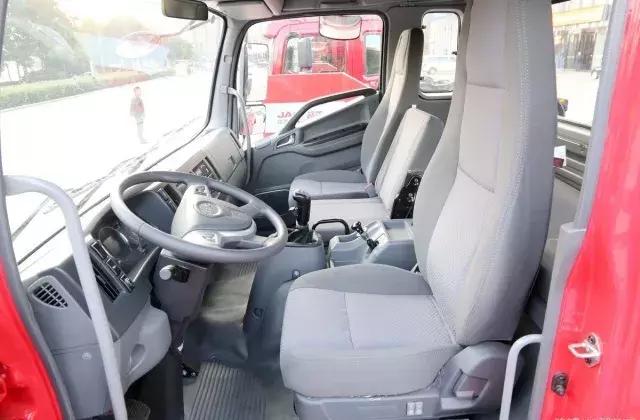 平地板+新外观,可选配液力缓速器,格尔发推出全新一代A5Ⅲ重卡 - 第9张 - 提加商用车网 平地板+新外观,可选配液力缓速器,格尔发推出全新一代A5Ⅲ重卡 - 第9张