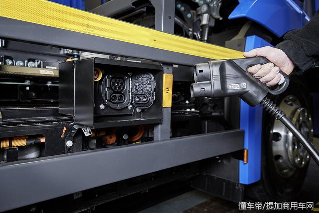 国产电动卡车弯道超车成功？奔驰路试电动重卡续航只有200公里 - 第7张