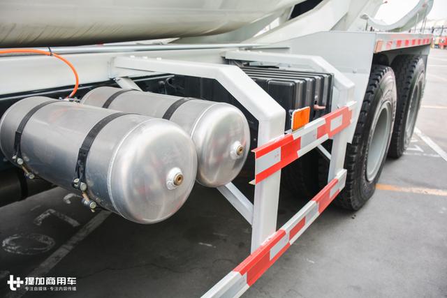 可节油30%,理念与国际接轨,陕汽这款混合动力搅拌车可能要火 - 第4张 - 提加商用车网 可节油30%,理念与国际接轨,陕汽这款混合动力搅拌车可能要火 - 第4张