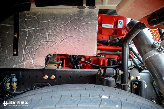 外观改款,配置向X3000看齐,陕汽新M3000牵引车图解 - 第16张 - 提加商用车网 外观改款,配置向X3000看齐,陕汽新M3000牵引车图解 - 第16张