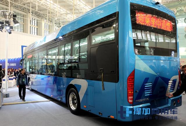 以氢气为燃料，买一辆国家还补助50万，中通12米新款公交实拍 - 第5张