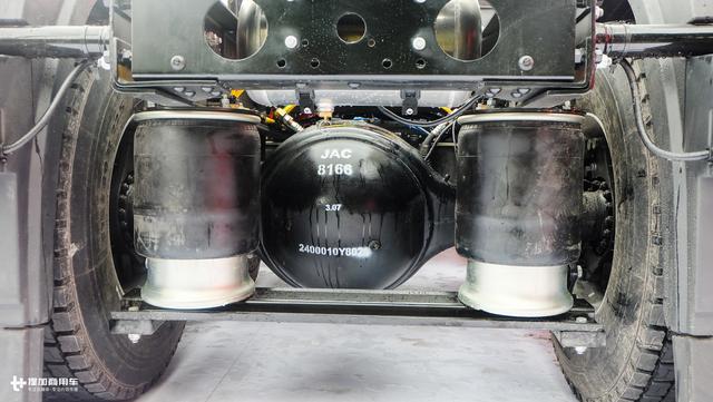 配置堪比房车，还是最帅的江淮重卡，格尔发K7深度解析