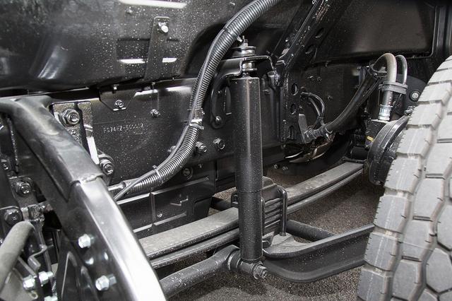 后视镜都有雨刮器，奢华到不敢想象？日本三菱新款重卡详解