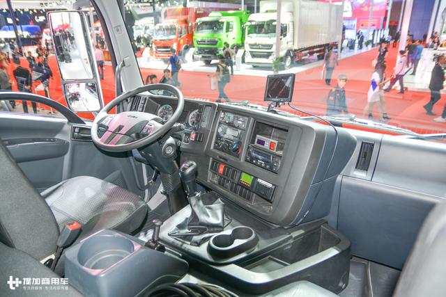 庆铃引进了最帅的五十铃新款重卡,可惜内饰配置太低不够厚道 - 第10张 - 提加商用车网 庆铃引进了最帅的五十铃新款重卡,可惜内饰配置太低不够厚道 - 第10张