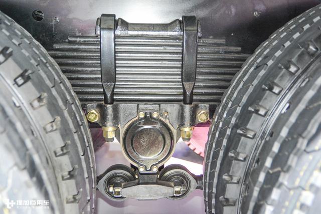 庆铃引进了最帅的五十铃新款重卡,可惜内饰配置太低不够厚道 - 第29张 - 提加商用车网 庆铃引进了最帅的五十铃新款重卡,可惜内饰配置太低不够厚道 - 第29张