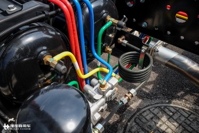 190马力配法士特8挡变速器,江淮威司达大轻卡同级别几乎无敌 - 第40张 - 提加商用车网 190马力配法士特8挡变速器,江淮威司达大轻卡同级别几乎无敌 - 第40张