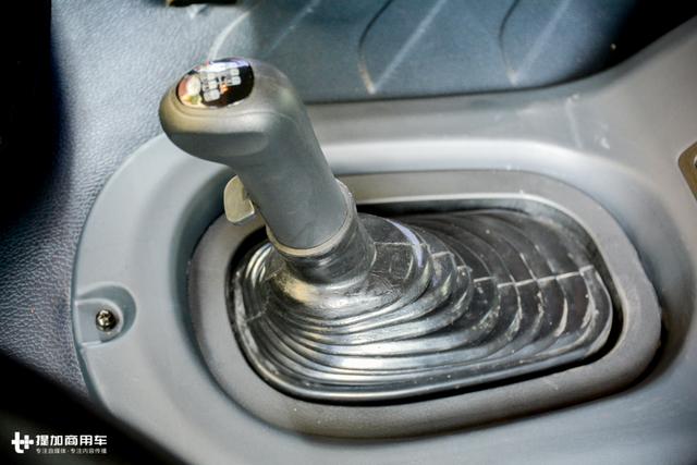 千升大油箱+近一米超宽卧铺？500马力解放新J6P重卡详解 - 第34张