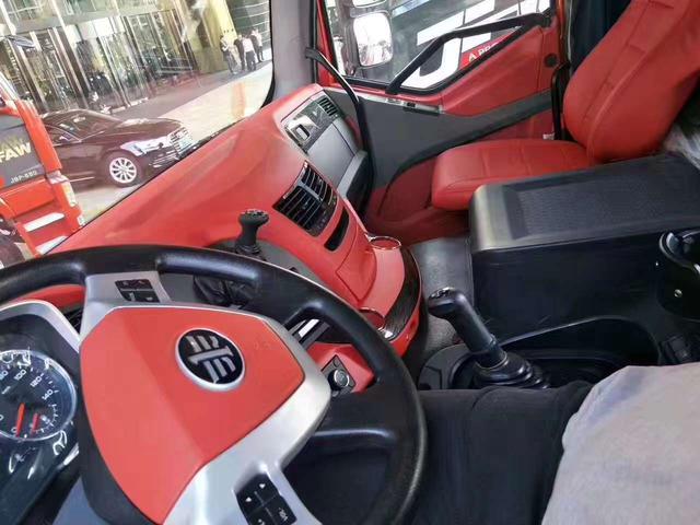 550马力新J6亮相年中会，上半年解放中重卡销量拿了多个第一 - 第6张