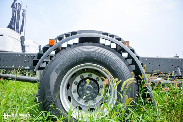 电视转播车为何都用进口卡车底盘？这台奔驰单桥载货车告诉您 - 第30张