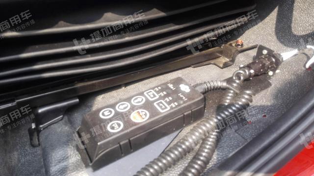 内饰谍照曝光,下一代天龙重卡配千升油箱,或用沃尔沃技术发动机 - 第12张 - 提加商用车网 内饰谍照曝光,下一代天龙重卡配千升油箱,或用沃尔沃技术发动机 - 第12张