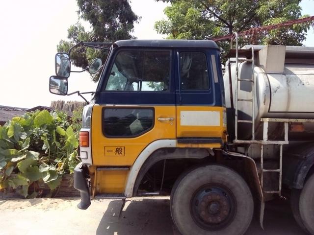 又一台 20多年的日野GN右舵油罐卡车仍在服役 - 第4张 - 提加商用车网 又一台 20多年的日野GN右舵油罐卡车仍在服役 - 第4张
