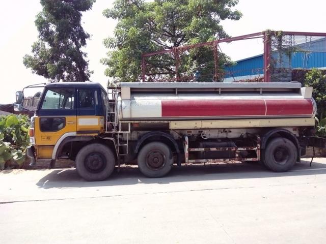 又一台 20多年的日野GN右舵油罐卡车仍在服役 - 第10张 - 提加商用车网 又一台 20多年的日野GN右舵油罐卡车仍在服役 - 第10张