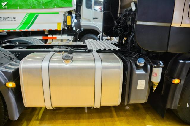 也有低配版 东风天龙旗舰重卡并非“高不可攀” - 第11张 - 提加商用车网 也有低配版 东风天龙旗舰重卡并非“高不可攀” - 第11张