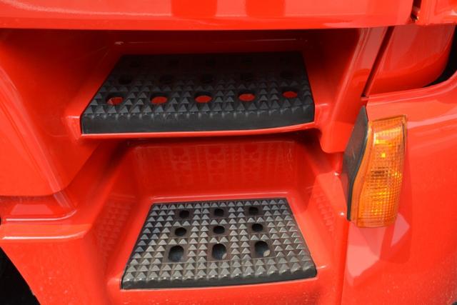 国内底盘最低的卡车?红岩中置轴轿运车详解 - 第11张 - 提加商用车网 国内底盘最低的卡车?红岩中置轴轿运车详解 - 第11张