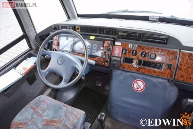 奔驰也有“考斯特”车型?仅有一代的奔驰Medio中巴实拍 - 第12张 - 提加商用车网 奔驰也有“考斯特”车型?仅有一代的奔驰Medio中巴实拍 - 第12张