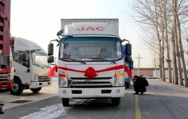 9.2万起 江淮帅铃高端轻卡30万辆献礼版车型上市 - 第2张 - 提加商用车网 9.2万起 江淮帅铃高端轻卡30万辆献礼版车型上市 - 第2张