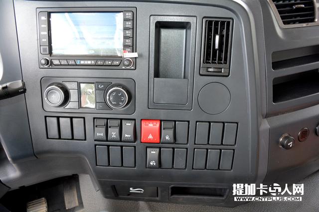 为新生代司机打造？德龙X3000黄金版大马力牵引车图解 - 第14张