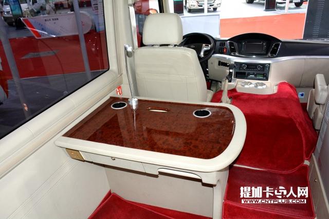 售价70万左右 宇通T7中巴商务车豪华版实拍 - 第10张 - 提加商用车网 售价70万左右 宇通T7中巴商务车豪华版实拍 - 第10张