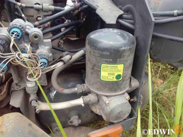 霸龙507的原型车 接近报废的雷诺Premiun重卡实拍 - 第23张