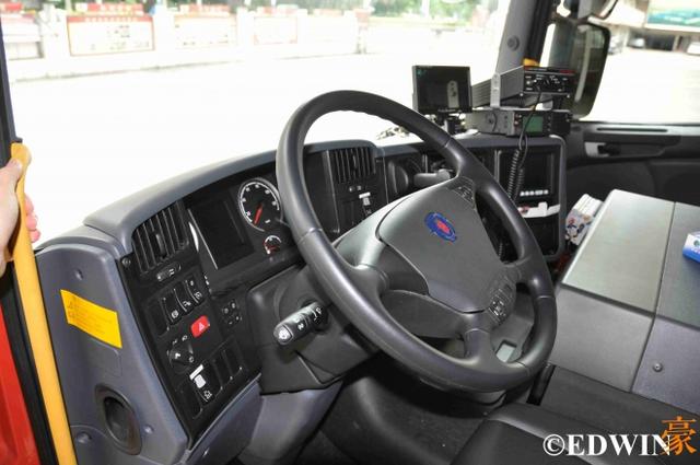 救援高度国内第一?价值2400万的救援卡车实拍 - 第22张 - 提加商用车网 救援高度国内第一?价值2400万的救援卡车实拍 - 第22张