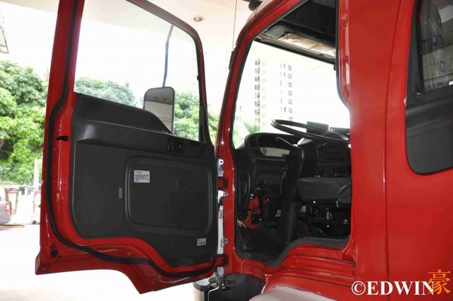 实用无国界 品质给力的日本五十铃消防卡车实拍