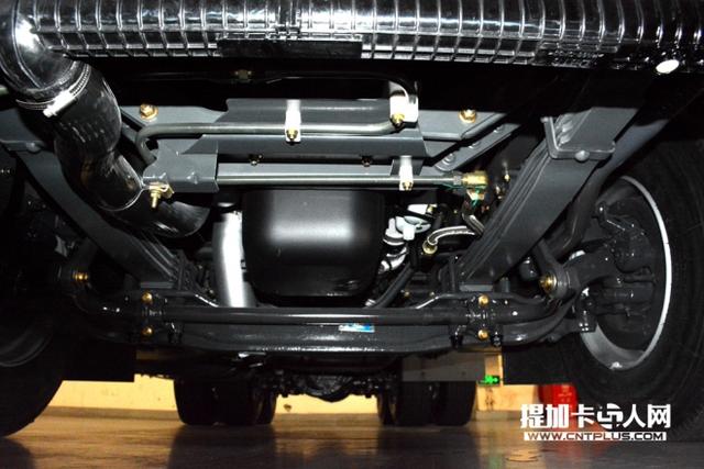 全新标识投入使用 白色天龙旗舰牵引车首次公开亮相 - 第13张 - 提加商用车网 全新标识投入使用 白色天龙旗舰牵引车首次公开亮相 - 第13张