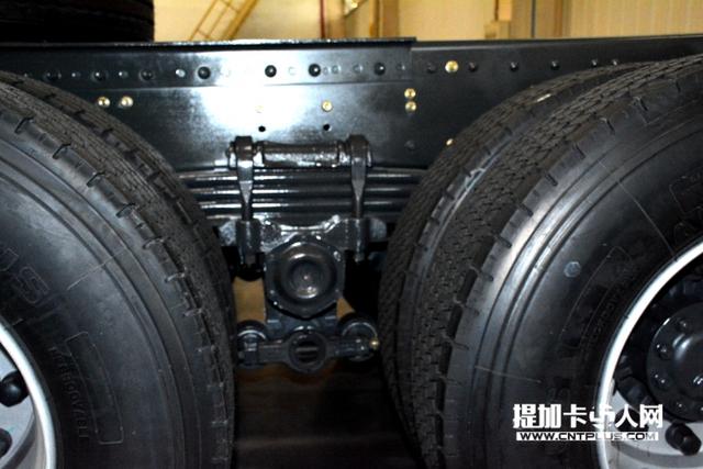 全新标识投入使用 白色天龙旗舰牵引车首次公开亮相 - 第14张 - 提加商用车网 全新标识投入使用 白色天龙旗舰牵引车首次公开亮相 - 第14张