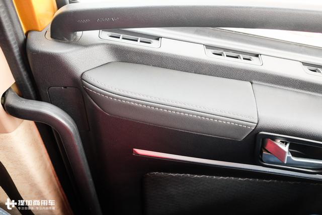 驾驶室加长加宽,内饰更高级,2018升级版华菱汉马H7牵引车详解 - 第4张 - 提加商用车网 驾驶室加长加宽,内饰更高级,2018升级版华菱汉马H7牵引车详解 - 第4张