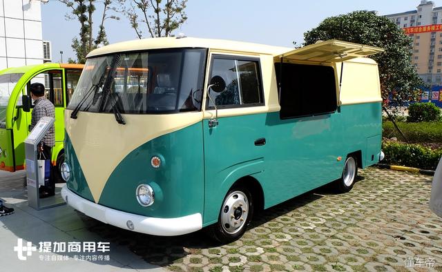 外观很Q萌,承载性可比轻卡厢货,恒天新楚风电动售货面包车实拍 - 第3张 - 提加商用车网 外观很Q萌,承载性可比轻卡厢货,恒天新楚风电动售货面包车实拍 - 第3张