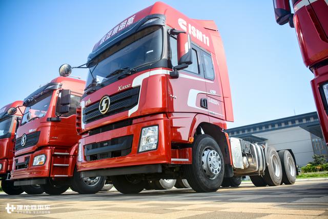 36个月不限里程，最长20万公里免费保养，陕汽德龙X3000财富版牵引车上市 - 第4张