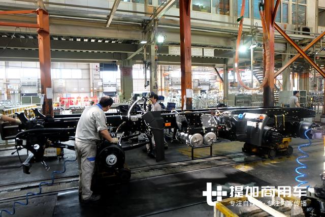 J6重卡是怎么生产的？深入解放卡车厂揭秘J6重卡生产过程