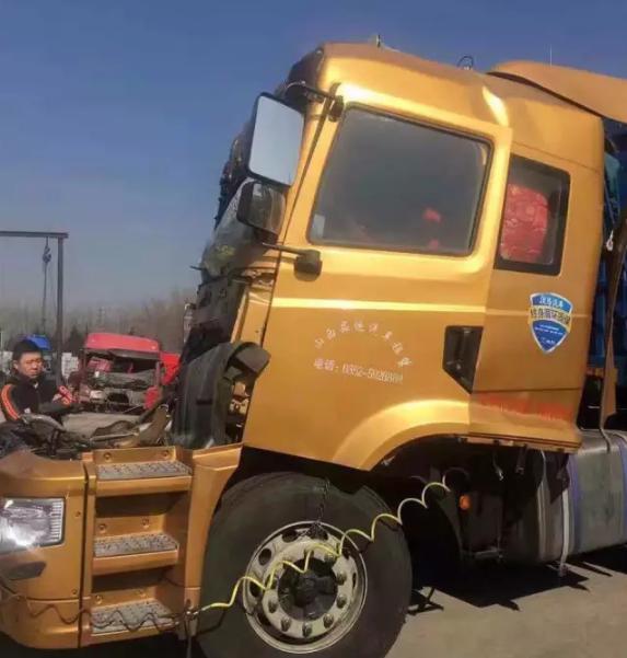 驾驶室后移1米多救人命 华菱星马牵引车也做到了