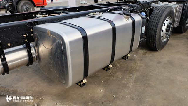 前四后八+橡胶悬架 东风天龙新款绿通载货车全解析 - 第12张 - 提加商用车网 前四后八+橡胶悬架 东风天龙新款绿通载货车全解析 - 第12张