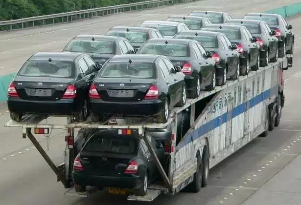 “飞机板”终于被禁，联合卡车等一批中置轴轿运卡车即将来袭！ - 第1张