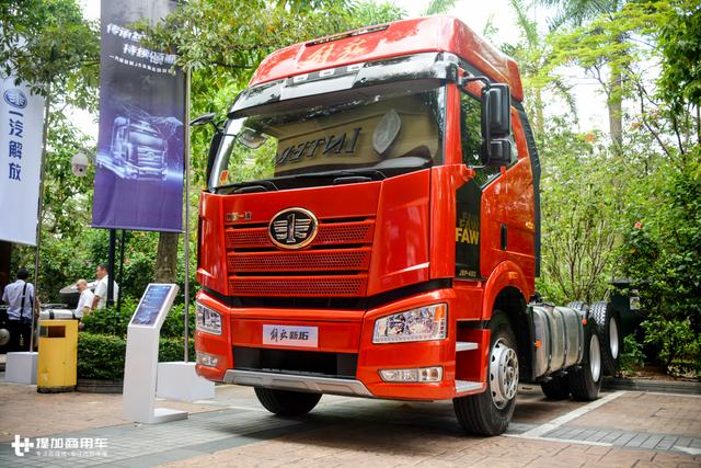 6X2的油耗，6X4的载货量？解放新J6快运版重卡详解 - 第1张